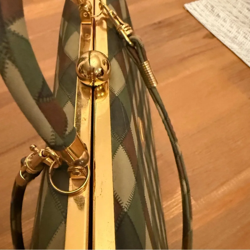 Cawen's Tan, Brown & Hunter Vintage Look Gold Handle Bag Like New - Picture 10 of 11